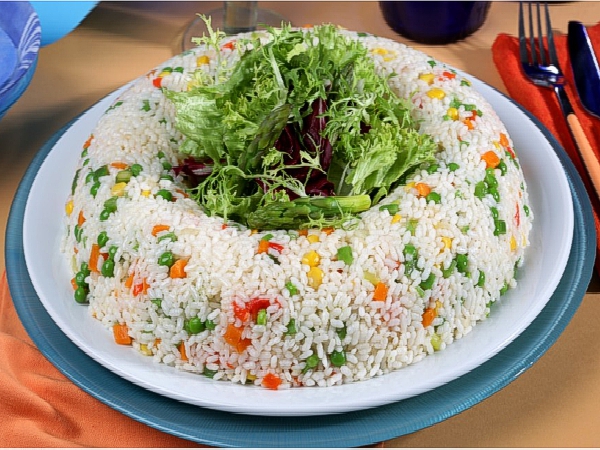 Corona de arroz y verduras