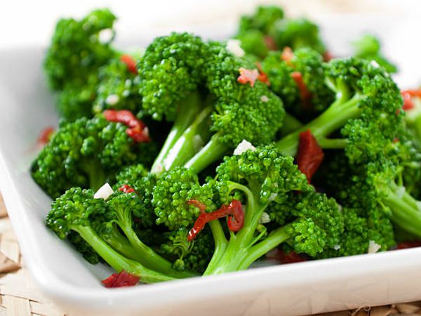 Brócoli con salsa sabrosa